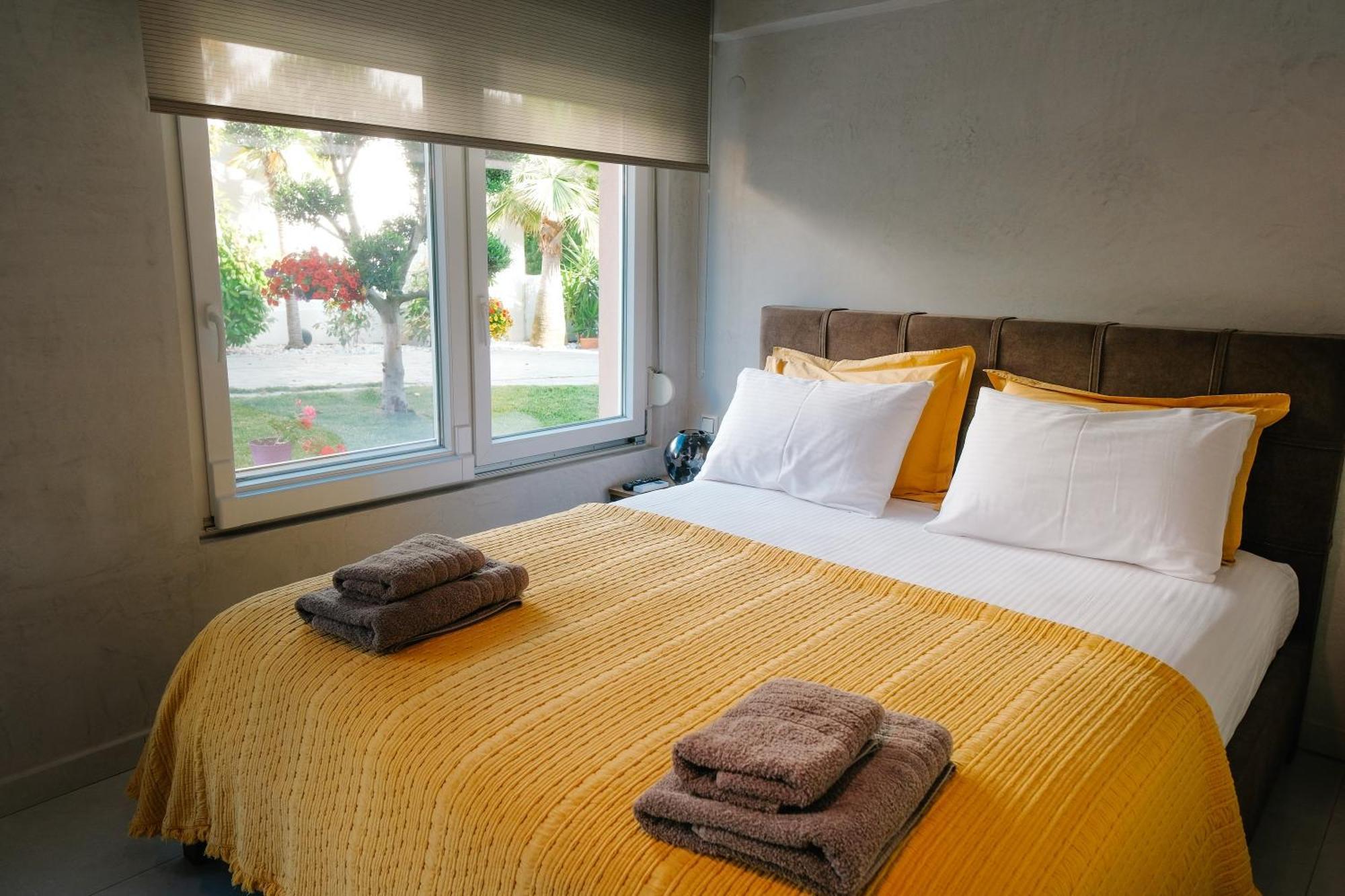 Dioni Luxury House Villa Nea Iraklitsa Екстериор снимка
